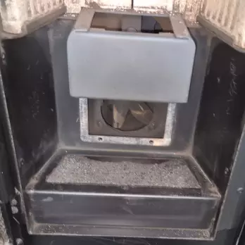 Vérification ventilation poêle pellet Villeneuve d'Ascq - AU RAMONEUR maintenance Nord
