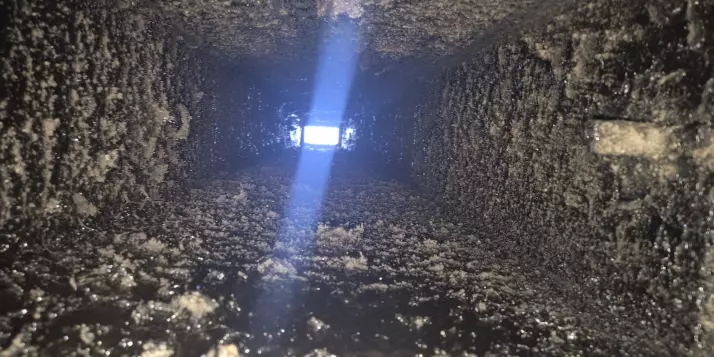 Débistrage conduit cheminée Lille - Élimination bistre AU RAMONEUR Nord France