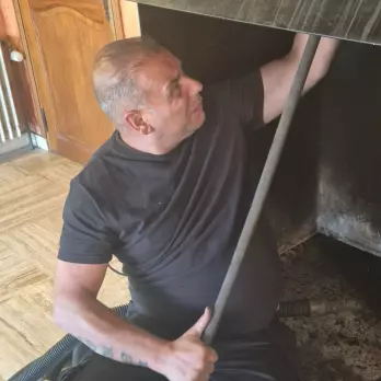 Nettoyage goudron cheminée Lille - Débistrage sécurité AU RAMONEUR Nord France